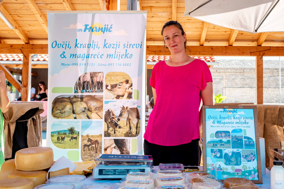 Tragom carskog jelovnika u Kistanjama s Dinom Bebićem, jela se janjeća jetrica