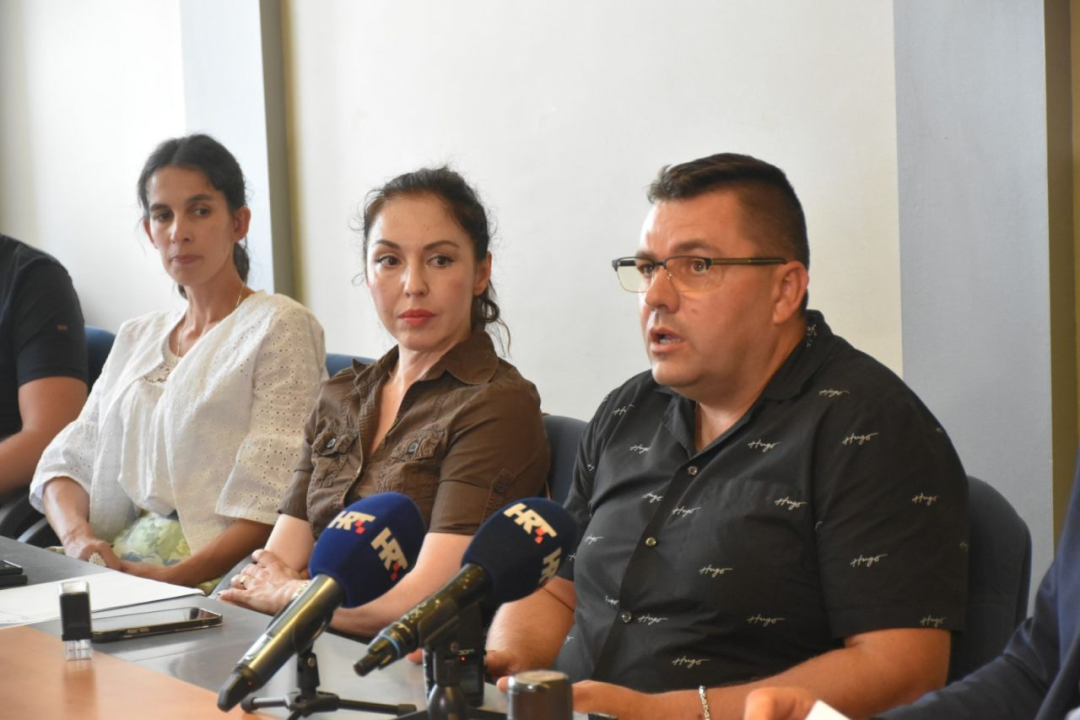 Naša županija  prva u Hrvatskoj potpisala ugovor o javnom linijskom prijevozu