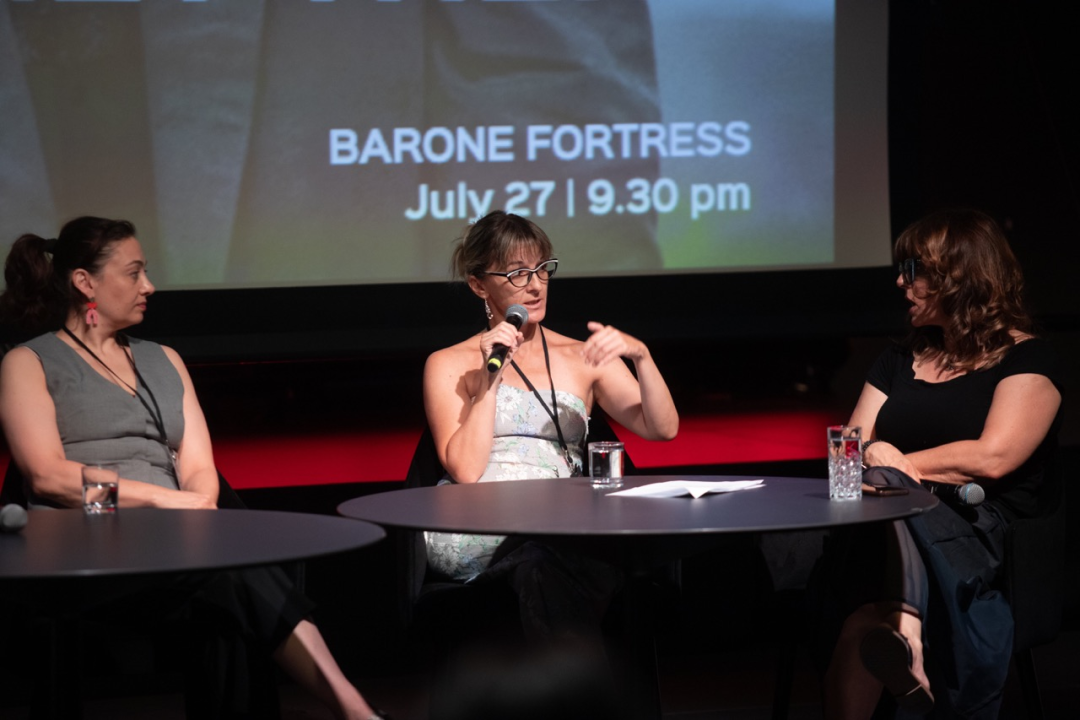 Anatomija zagrljaja i preispitivanje percepcije vlastitog tijela na tvrđavi Barone