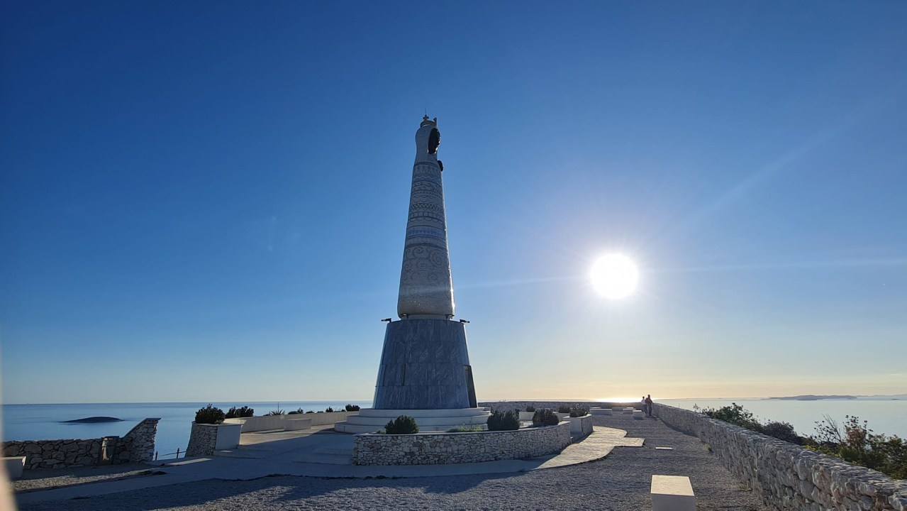 Predivni Primošten: Grad plaža, kamene čipke i vidikovaca za uživanje u zalascima sunca