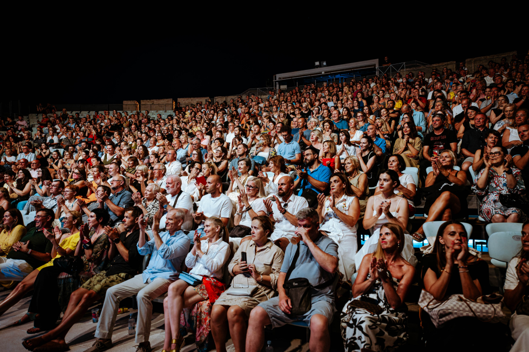 Mariza na sv. Mihovil donijela čaroliju fada i emotivnim intepretacijama dirnula srca publike 