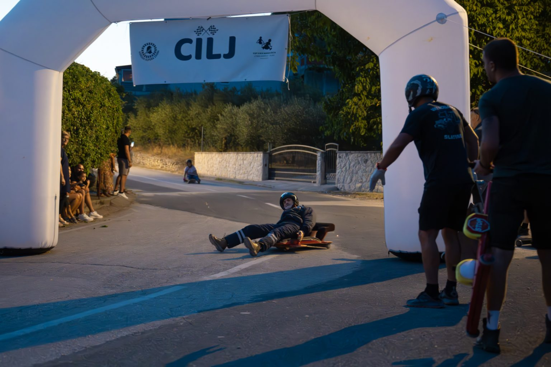 Više od 50 natjecatelja utrkivalo se na karićima kroz Rupe