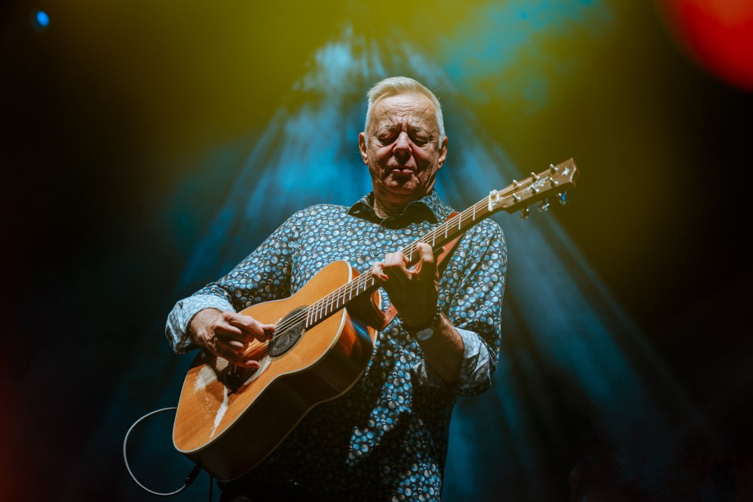 Gitaristička legenda Tommy Emmanuel na Mihovilu oduševio sviranjem tri dionice istovremeno