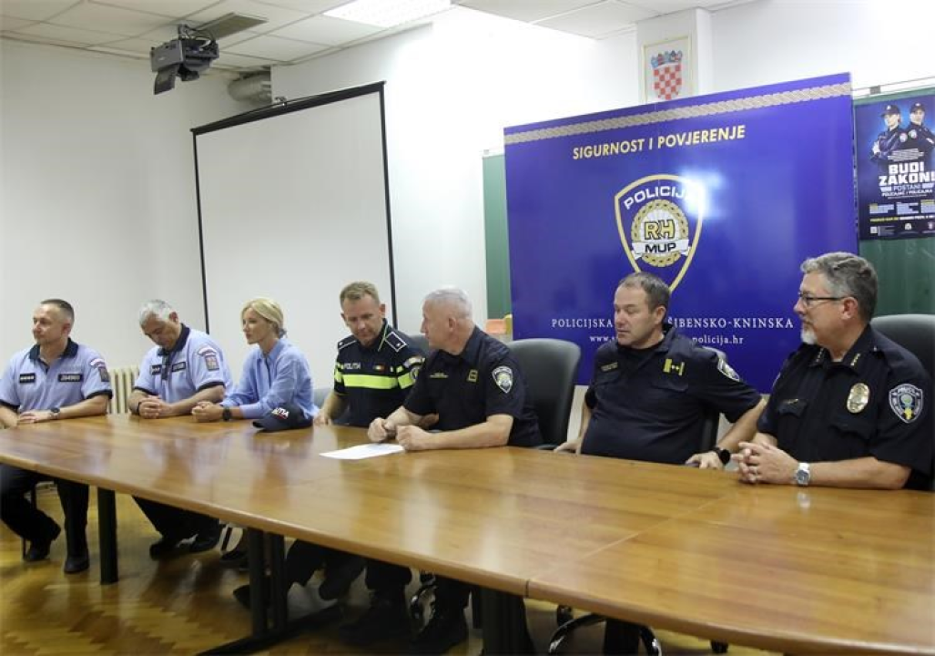 Po Šibeniku i županiji ordiniraju policajci iz SAD, Češke, Sjeverne Makedonije i Rumunjske