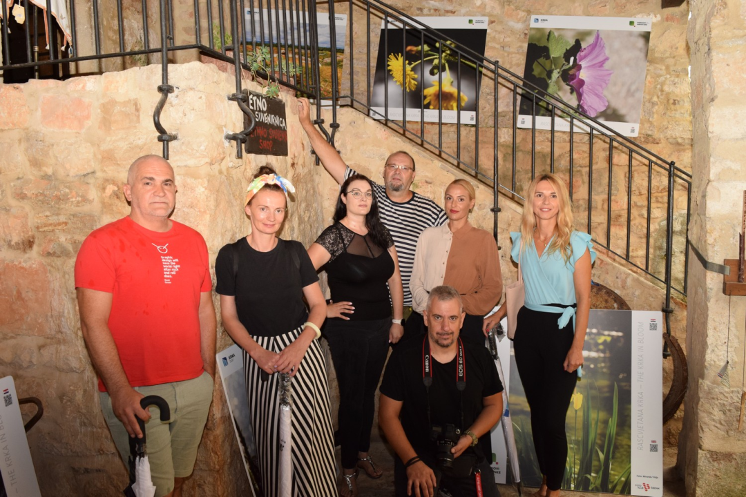 Na Skradinskom buku otvorena izložba 'Rascvjetana Krka'