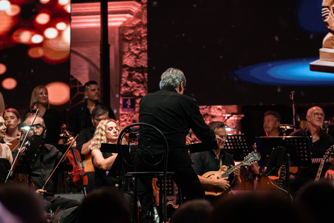 Ikona hrvatske glazbe Meri Cetinić zablistala na pozornici prve večeri Dalmatinske Šansone