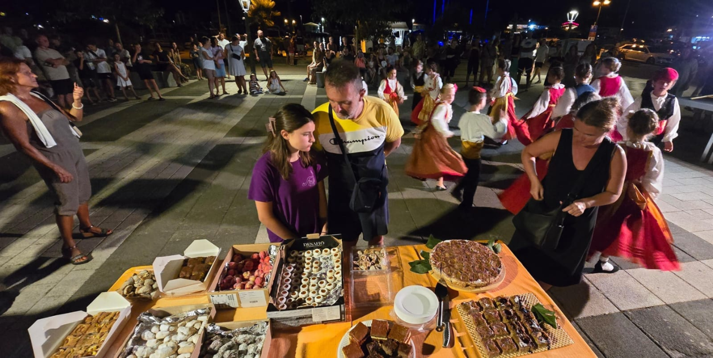 U Jezerima održana tradicionalna  Fešta o' smokav' 