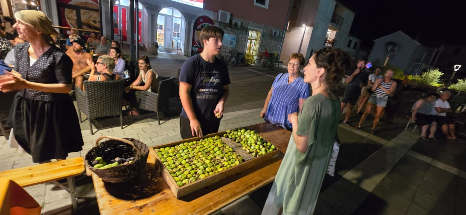 U Jezerima održana tradicionalna  Fešta o' smokav' 