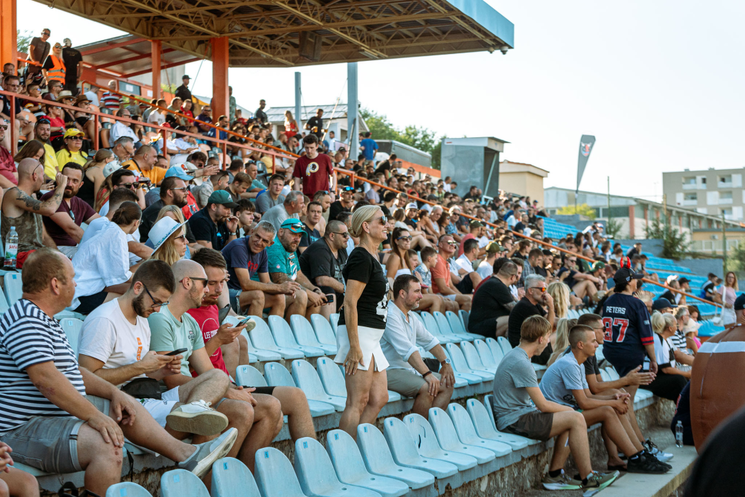 Američki nogomet na Šubićevcu vizualno zanimljiv, rezultatski ne: Madrid uvjerljiv protiv Hamburga