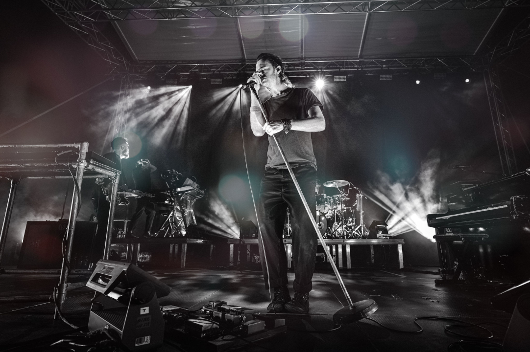 Editorsi održali fantastičan koncert u Šibeniku, nije ih omeo ni vjetar ni kiša