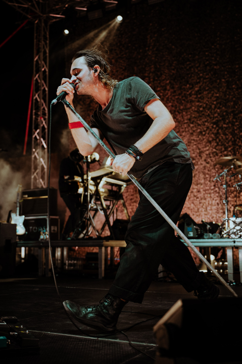 Editorsi održali fantastičan koncert u Šibeniku, nije ih omeo ni vjetar ni kiša