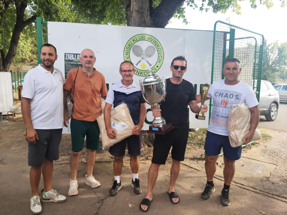 Čipe osvojio Festival tenisa u Vinkovcima