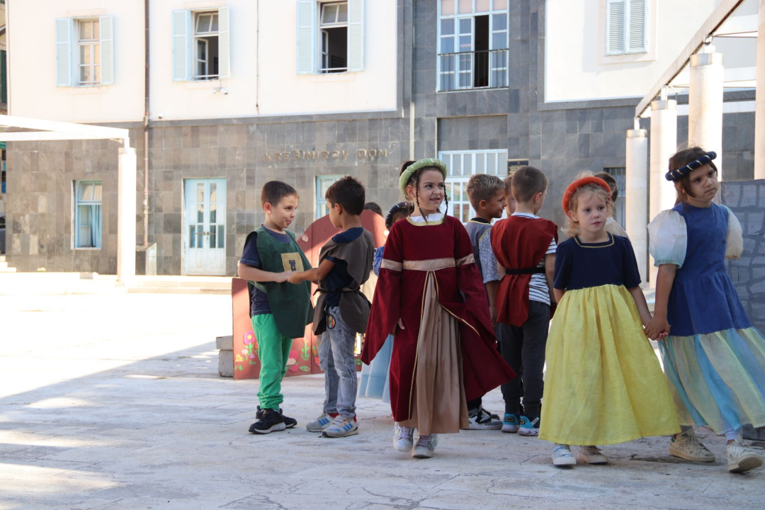 Mališani iz šibenskih vrtića glazbom, plesom i igrom obilježili Dan grada