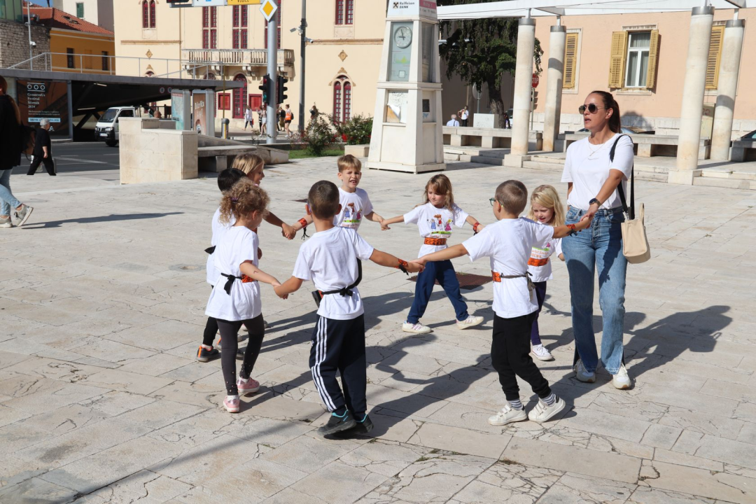 Mališani iz šibenskih vrtića glazbom, plesom i igrom obilježili Dan grada