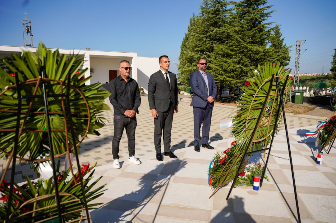 U povodu Dana grada Šibenika položeni vijenci i zapaljene svijeće na Gradskom groblju Kvanj