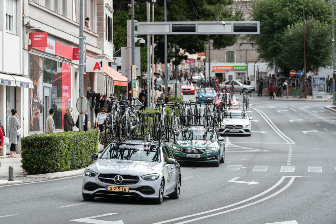 Biciklisti krenuli iz Vodica i projurili kroz Šibenik kao brzi vlak