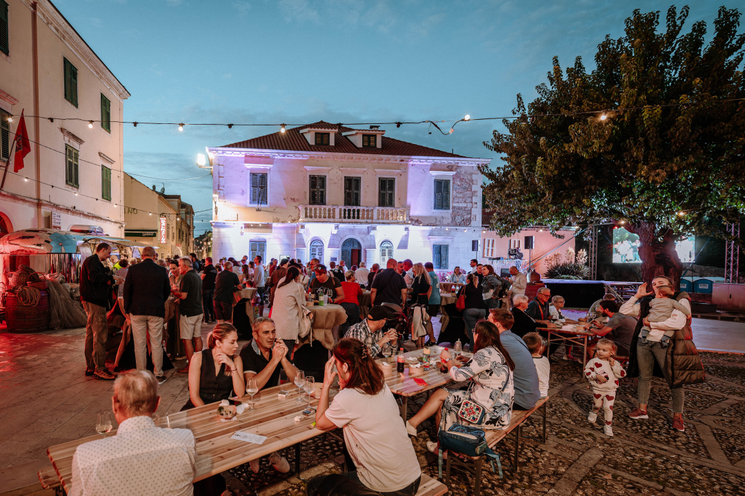 Održana druga eno-gastro manifestacija po redu 'Taste like... Skradin, Drniš, Bilice': Tradicionalna jela na moderan način