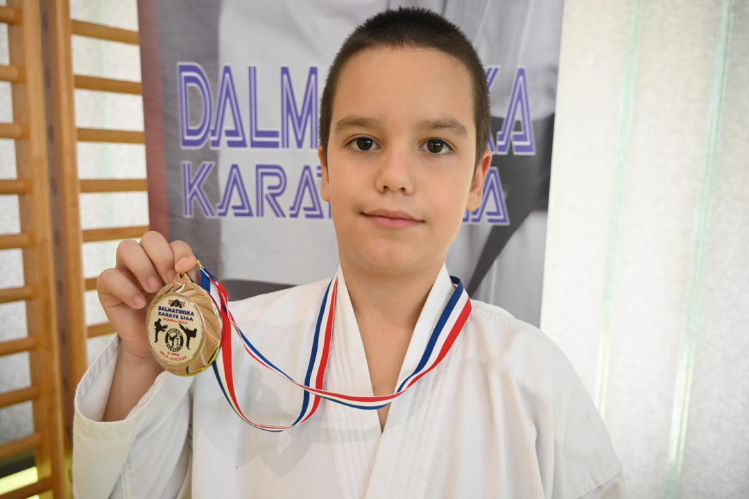 Karate klubu Okit Vodice pregršt medalja i ekipna titula na drugom kolu Dalmatinske lige