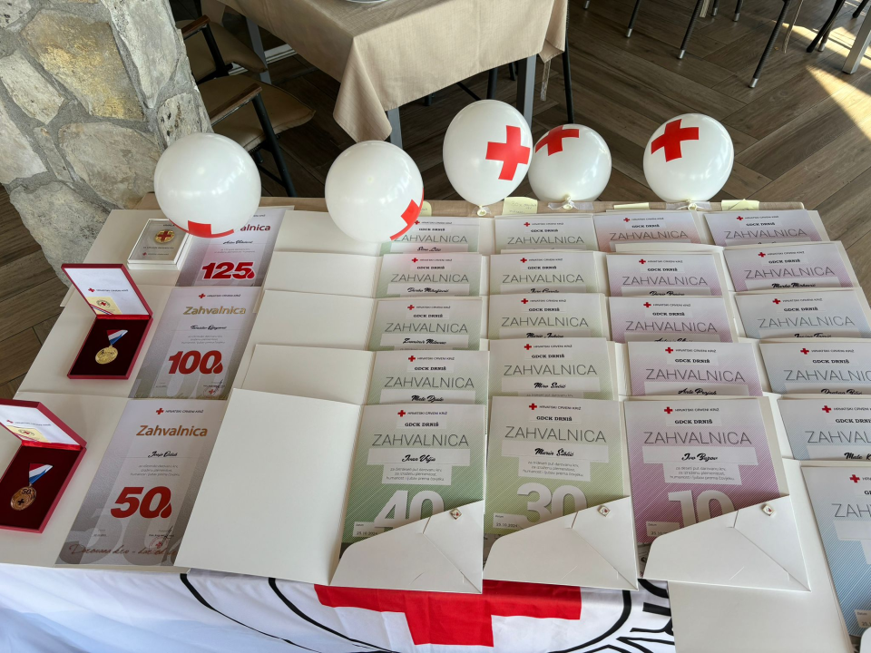 Njihova plemenitost spašava živote: U Drnišu obilježen Dan darivatelja krvi