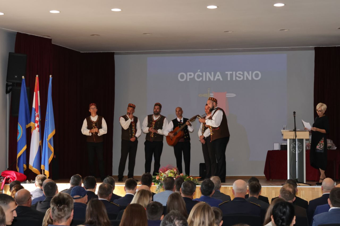 Održana svečana sjednica Općine Tisno, zaslužnim pojedincima uručene nagrade