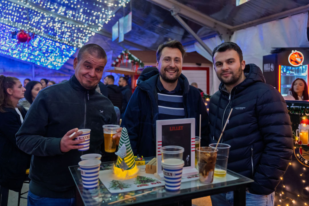 Baruni sinoć rasplesali Knin i otvorili vrata blagdanske čarolije