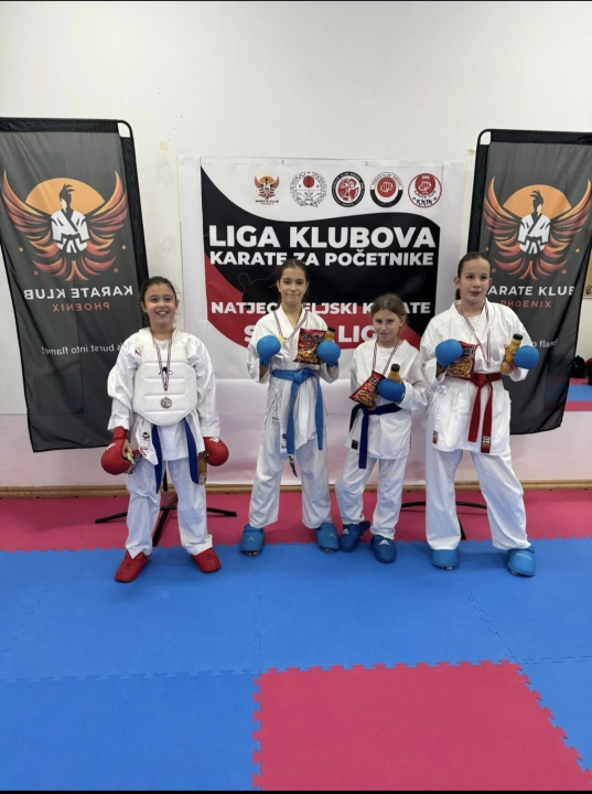 Policijski pas Tigar unio je veselje među mlade karataše u Murteru