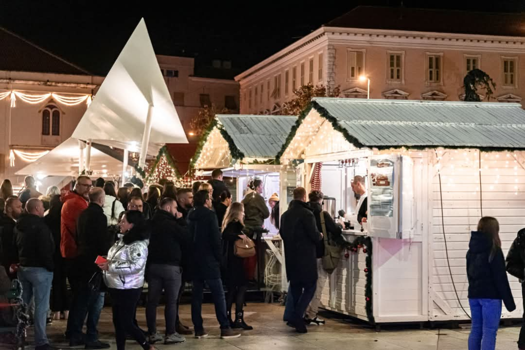 Otvorena sezona klizanja: Ledena avantura osvaja Šibenčane i njihove goste