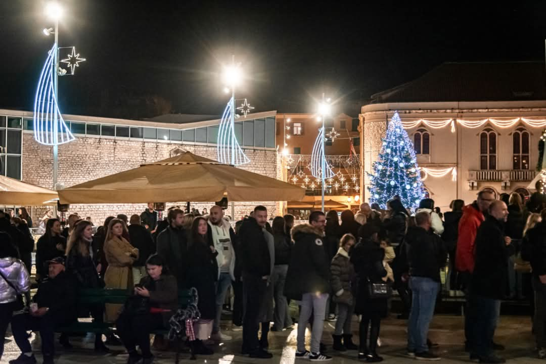 Otvorena sezona klizanja: Ledena avantura osvaja Šibenčane i njihove goste