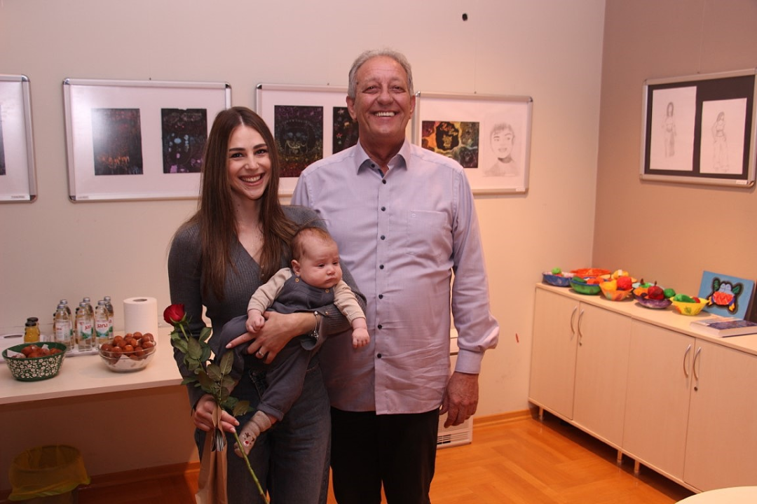 Babyboom u Vodicama: Ove godine 90 novorođenih, gradonačelnik poklonio eure i prigodne darove