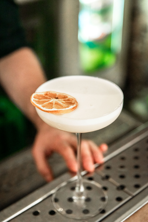 Zima u Vintage Baru: Uživajte u toplim koktelima i kreativnom programu 