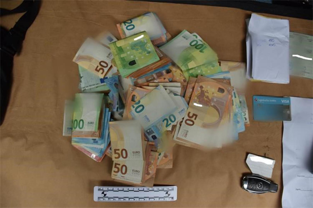 Velike količine droge i oružja pronađeno u autoservisu