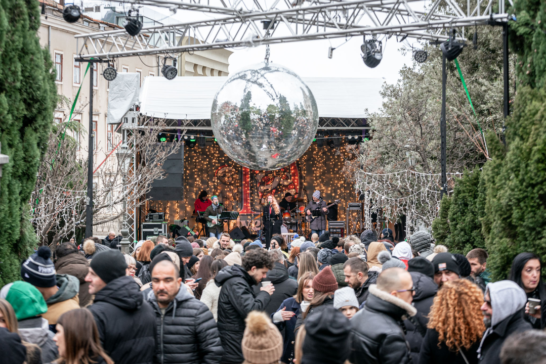 Tradicionalni koncert Fenixa: Šibenčanima bura ne ometa zabavu