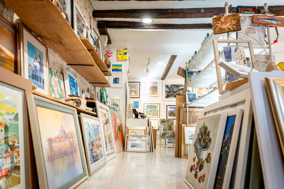 Galerija Juraj Dalmatinac: Provjerite bogatu ponudu i odlične akcije! 