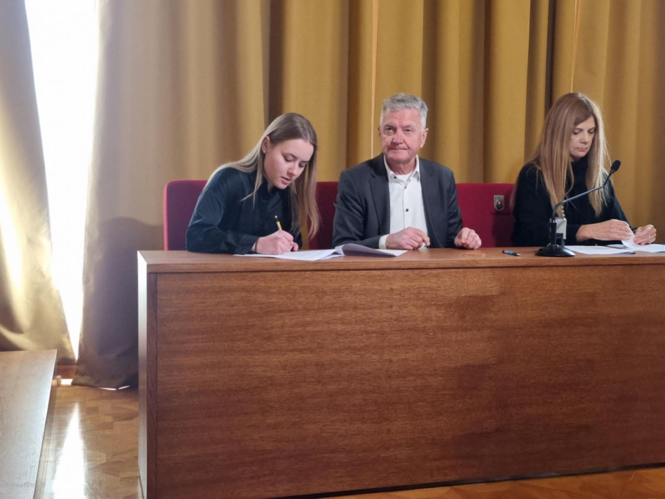 Šibenski studenti potpisali ugovore o stipendiranju. Njih 40 primat će 180 eura mjesečno