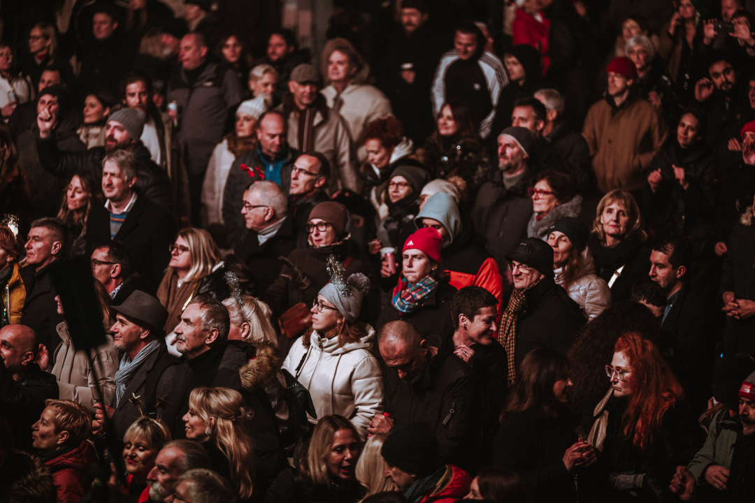 Šibenik 2025. dočekao u stilu: Plesalo se ispred dvije gradske pozornice!  