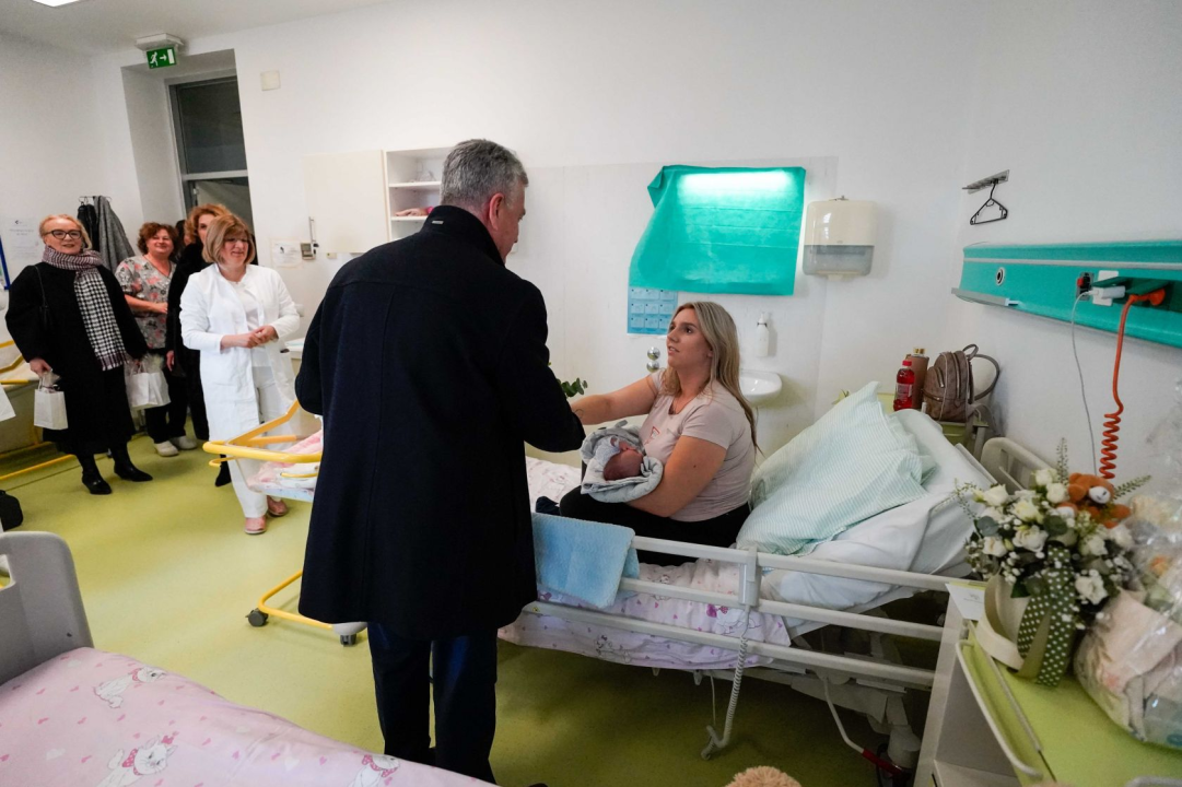 Maleni Damian prva je beba rođena ove godine u Šibensko-kninskoj županiji