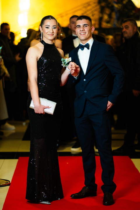 FOTOGALERIJA Zavirite na blještavi Maturalni ples Ekonomske škole (1)