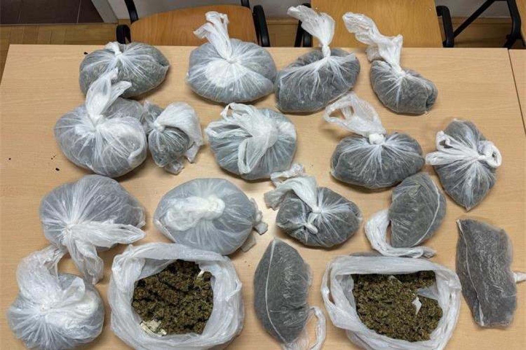 Policija je na šibenskom području kod 52-godišnjaka pronašla preko dvije kile marihuane