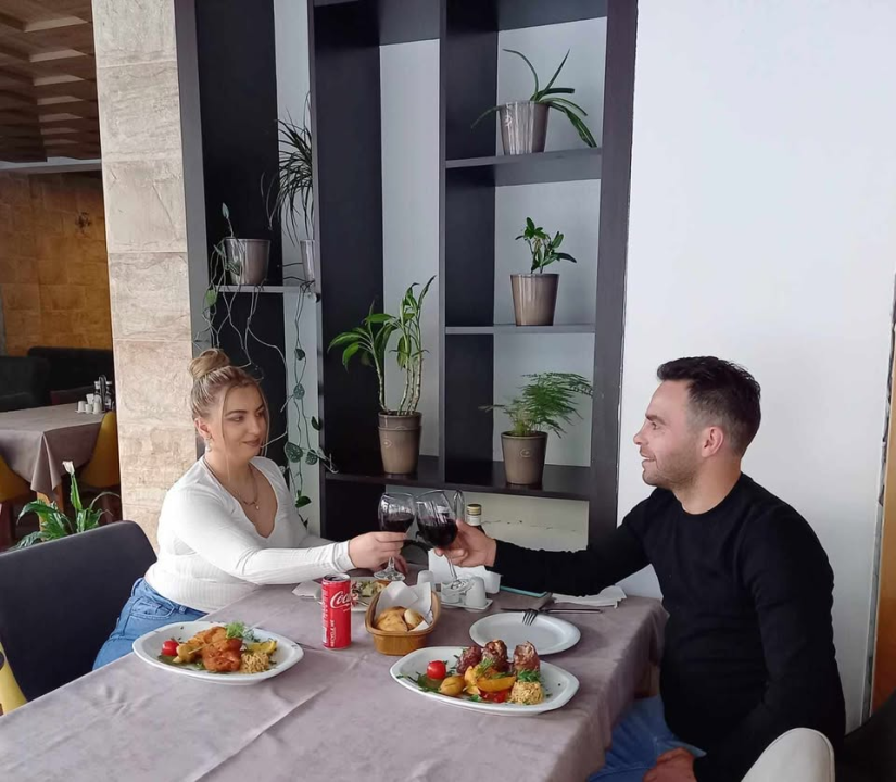 FOTO Provjerite tko su sretni dobitnici nagradne igre ŠibenikIn-a povodom Valentinova!