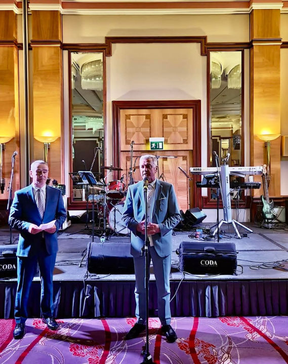 Večeras je u zagrebačkom hotelu Westin održana tradicionalna Šibenska večer, okupljanje Šibenčana i prijatelja Šibenika koje već godinama organizira Društvo Šibenčana i prijatelja Šibenika u Zagrebu.