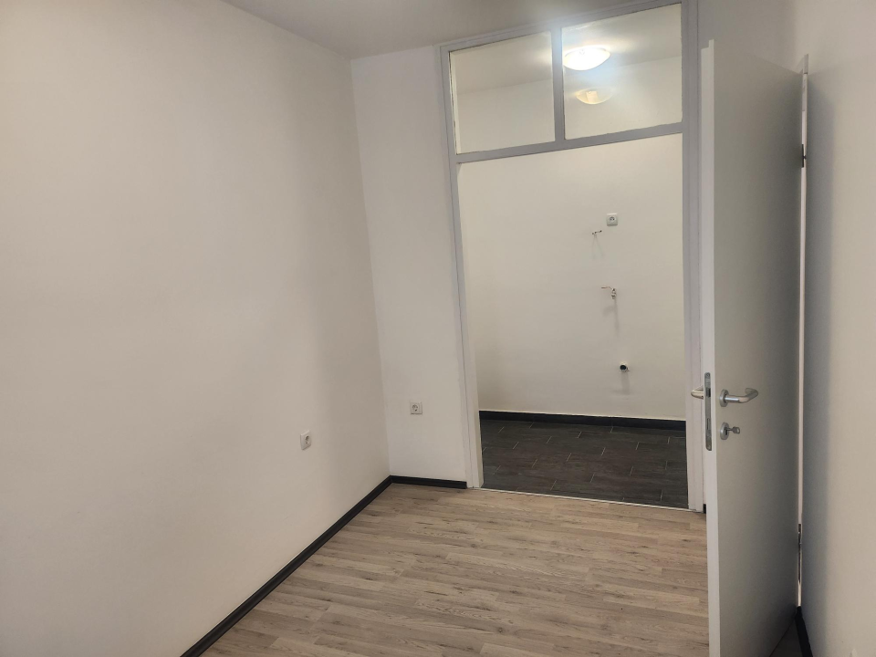 Prodaje se odmah useljiv trosoban stan s pogledom na Šibenski zaljev