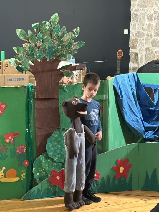 Mali lutkari iz šibenskih vrtića u Art podrumu održali smotru dječjih lutkarskih igrokaza