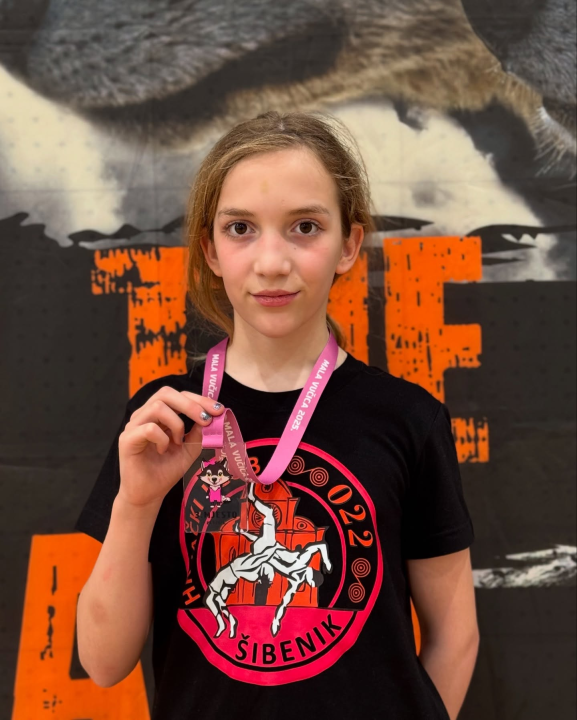 FOTO: Hrvačicama Šibenika tri medalje na 'Maloj Vučici'