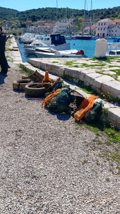 Akcija na Zlarinu: Čistilo se podmorje i obala, održana i edukativna radionica