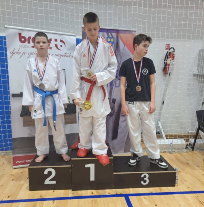 FOTO: Karataši Osvita osvojili u Makarskoj 13 medalja, od toga tri zlata