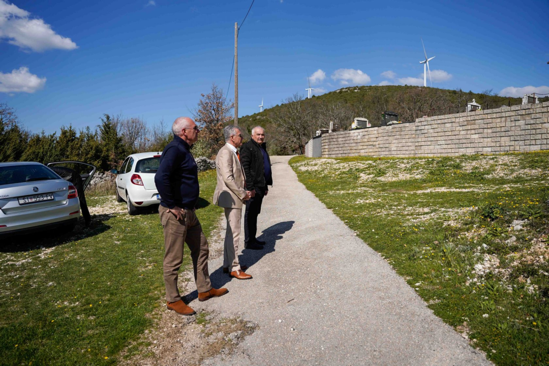 Lepenica dobila vodovodnu mrežu: Gradonačelnik Burić i direktor Vodovoda u obilasku mjesta