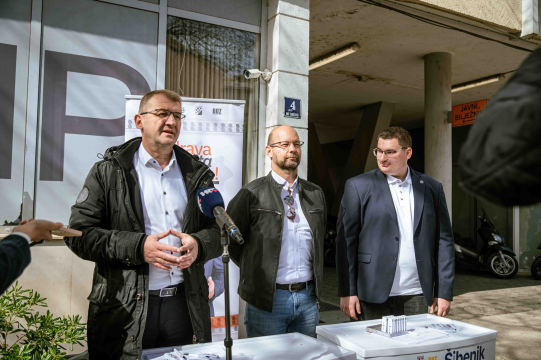 Kandidati u Šibeniku krenuli u prikupljanje potpisa za lokalne izbore