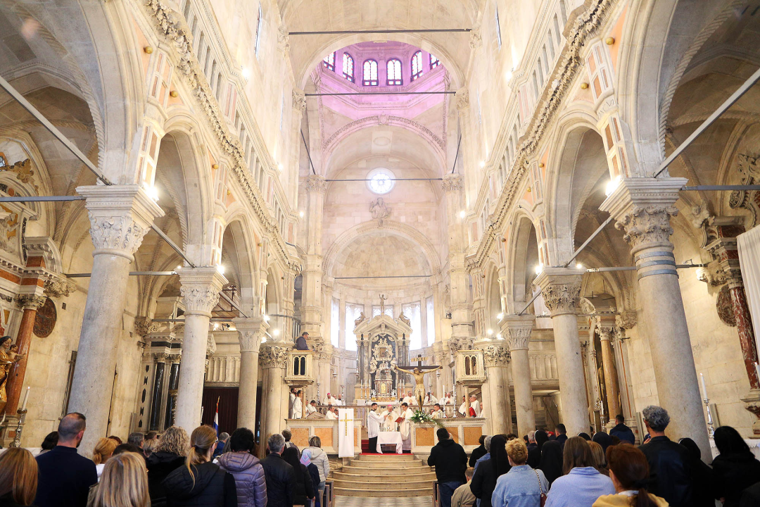 Održana misa posvete ulja u katedrali sv. Jakova