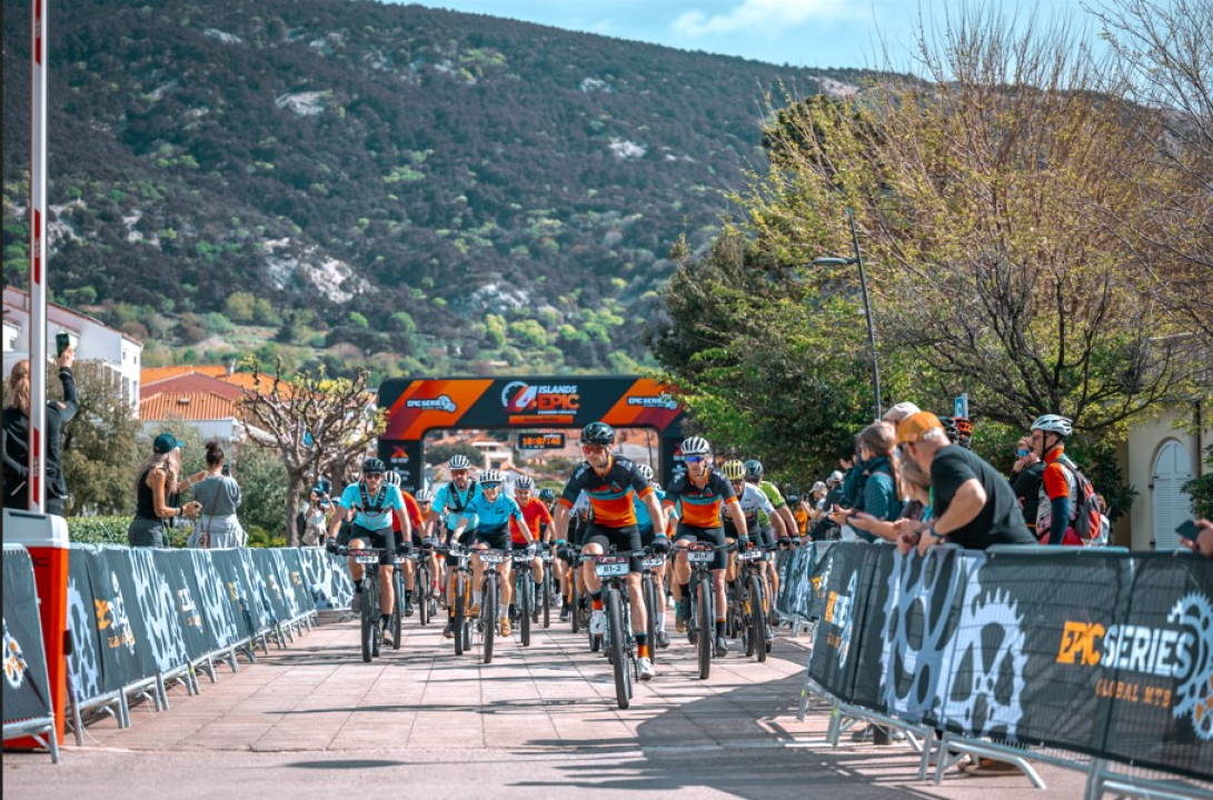 Biciklistima Roku Fržopu i Tonku Čičin-Šainu srebro u finišu 4 Islands Epic utrke