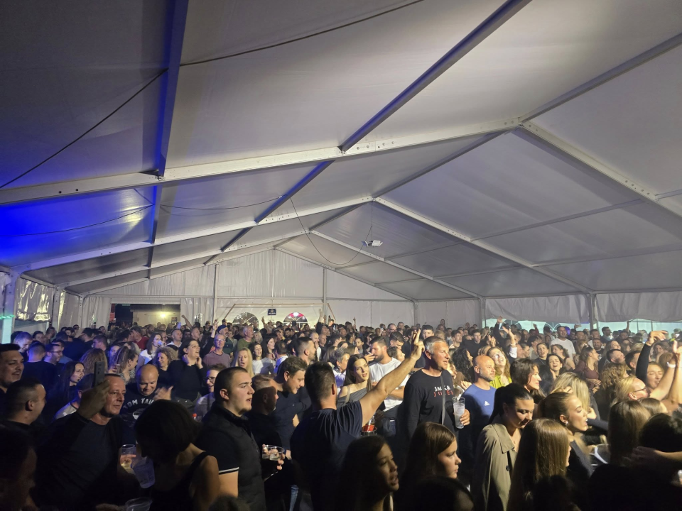 Jurjevo u Pirovcu: Petar Grašo oduševio publiku, nastavak fešte večeras